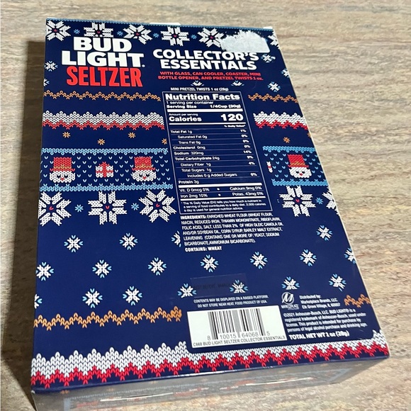 NIB Budweiser Bud Light Seltzer Collector’s Essentials gift set - Picture 5 of 8